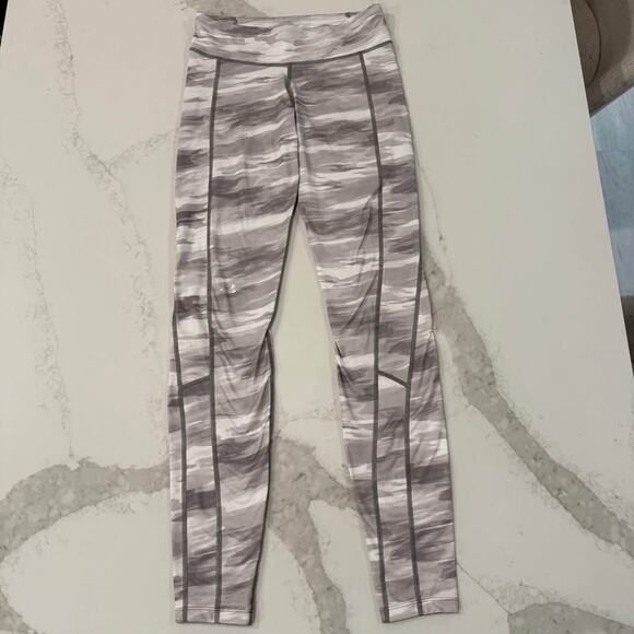 Under Armour ColdGear Fitted Activewear Leggings Womens Small Gray/White Workout - Picture 1 of 7
